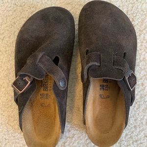 BIRKENSTOCK Boston Soft Footbed Suede Leather Mocha Clogs